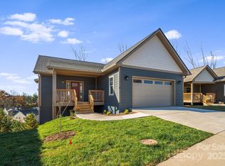 17 Sandstone Dr, Weaverville, NC 28787