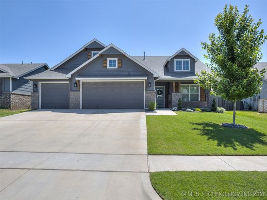 7221 S Indianwood Ave, Broken Arrow, OK 74011