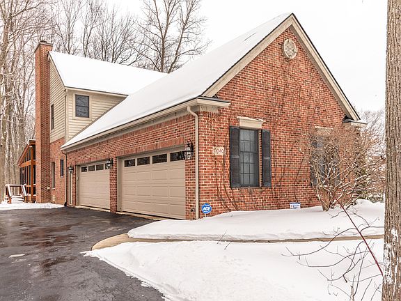 3rd image of 2040 Bay Hill Ct