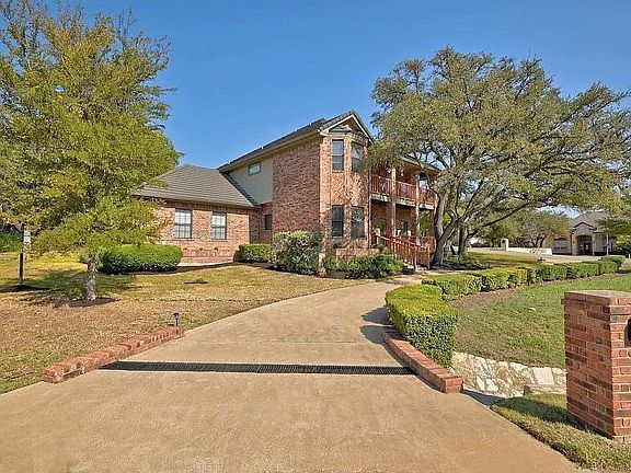 2nd image of 415 New Lido Dr