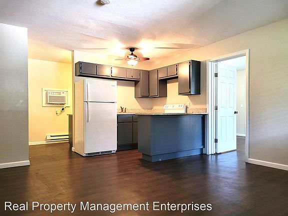 3rd image of 3818 N Pennsylvania Ave #204