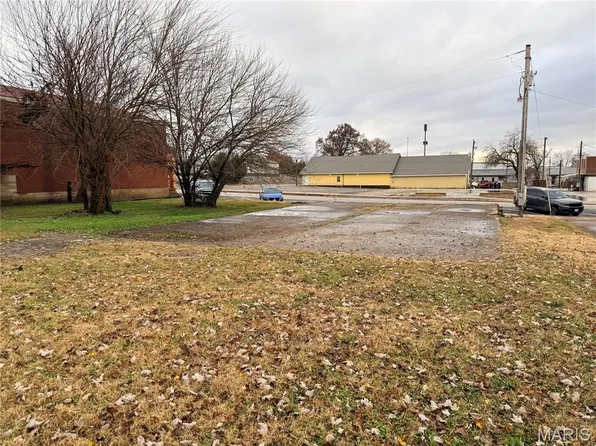 208 W Richardson Ave, Puxico, MO 63960