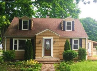 6 Shore Dr, Meriden, CT 06451