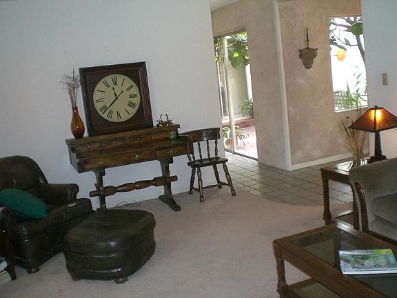 Living room with view to atrium