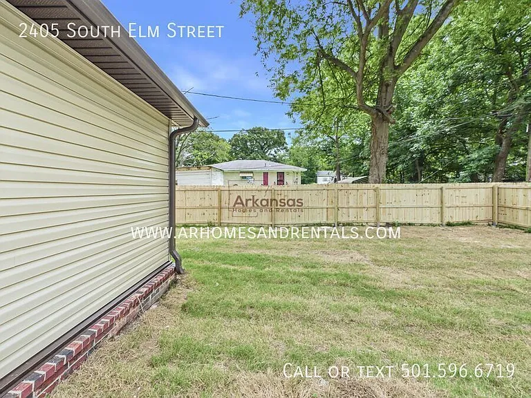 2405 S Elm St — Photo 12