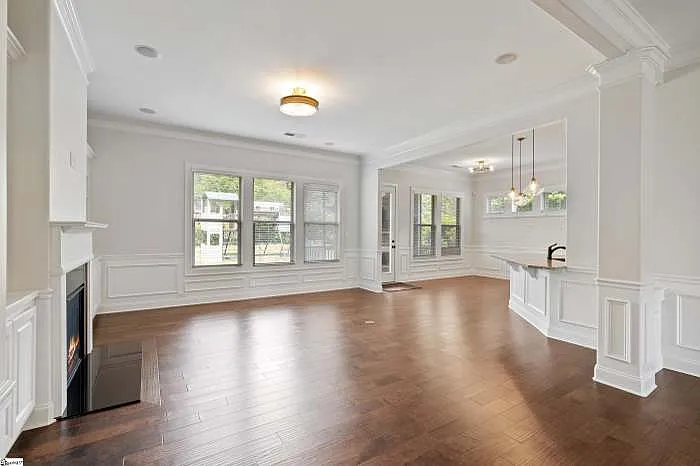 105 Grove Valley Way — Photo 4