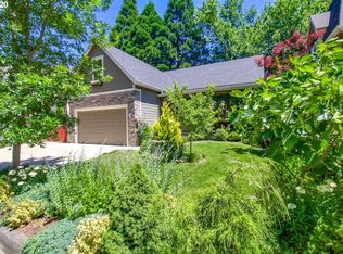 2411 Lenore Dr, Eugene, OR 97404