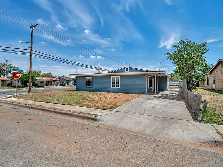 1710 N Weatherford St — Photo 6