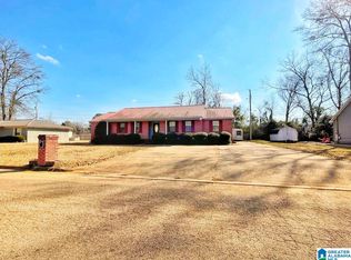 1007 5th Pl, Sylacauga, AL 35150