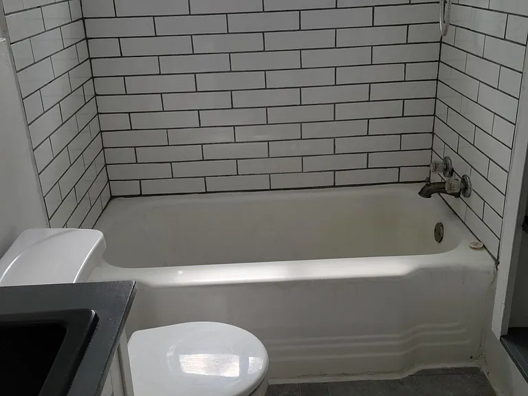 1473 N Zenobia St #A — Photo 5