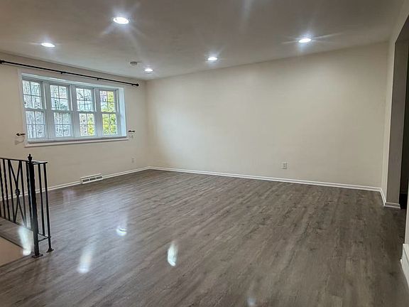 4th image of 206 Hillendale Rd