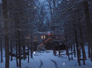 139 Burning Tree Dr, Lords Valley, PA 18428