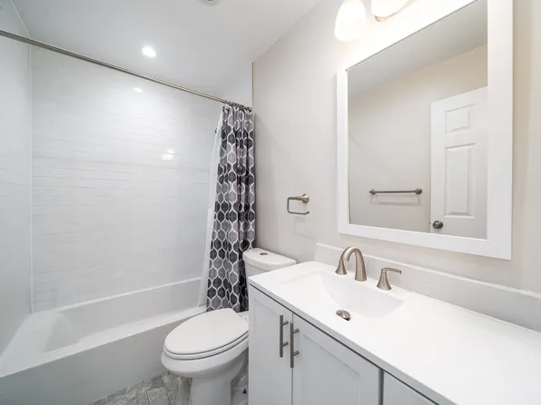 213 Roosevelt Street image 10 of 24