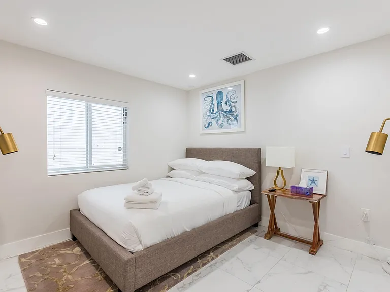 425 NE 14th Ave — Photo 35