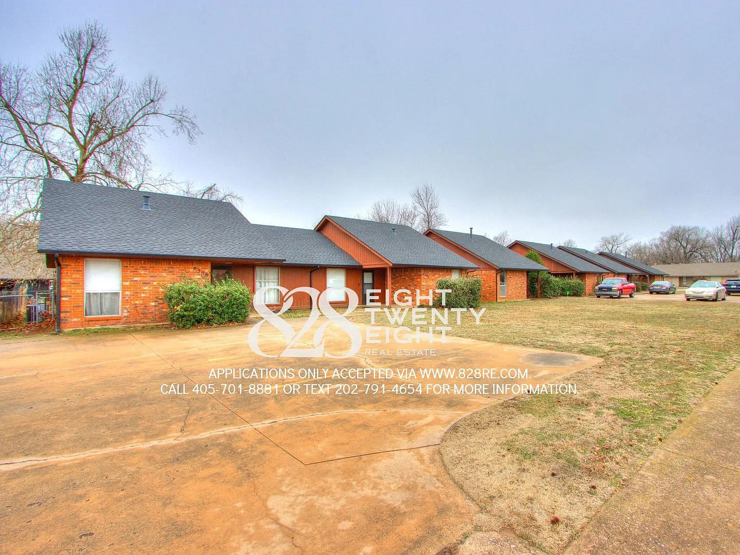 West Norman 2 Bed/1 Bath Duplex With Fenced Backyard! Available Now! — Photo 4