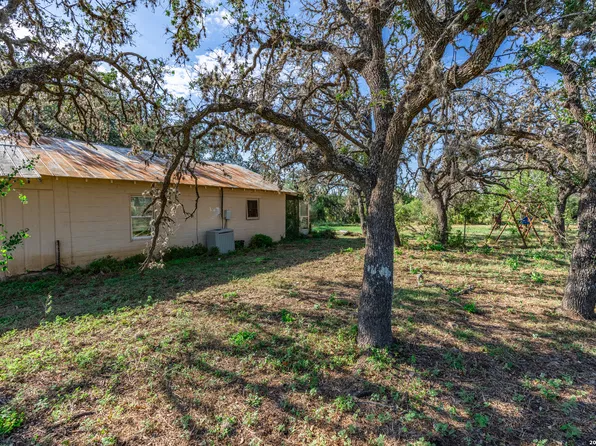 8331 County Road 311, Utopia, TX 78884