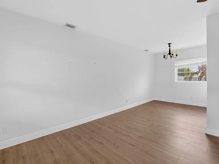 426 NE 7th Ave #2B — Photo 10