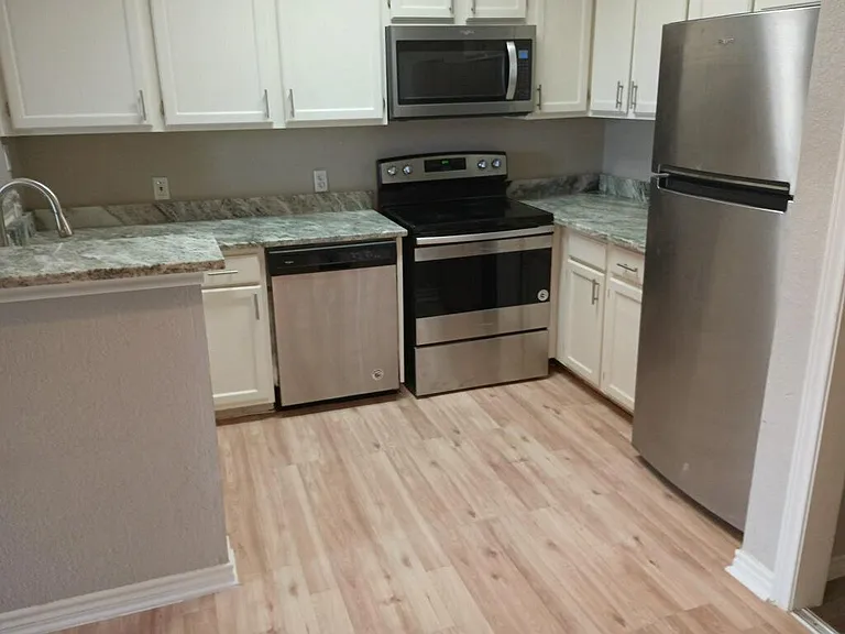 6108 Abrams Rd — Photo 8