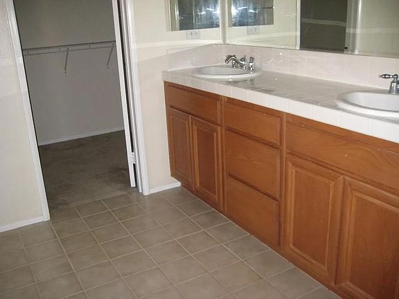 5th image of 25557 Huxley Dr
