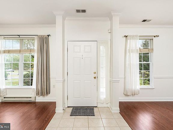 4th image of 207 Burholme Dr