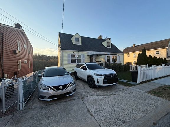3rd image of 77 Bennett Ave #1