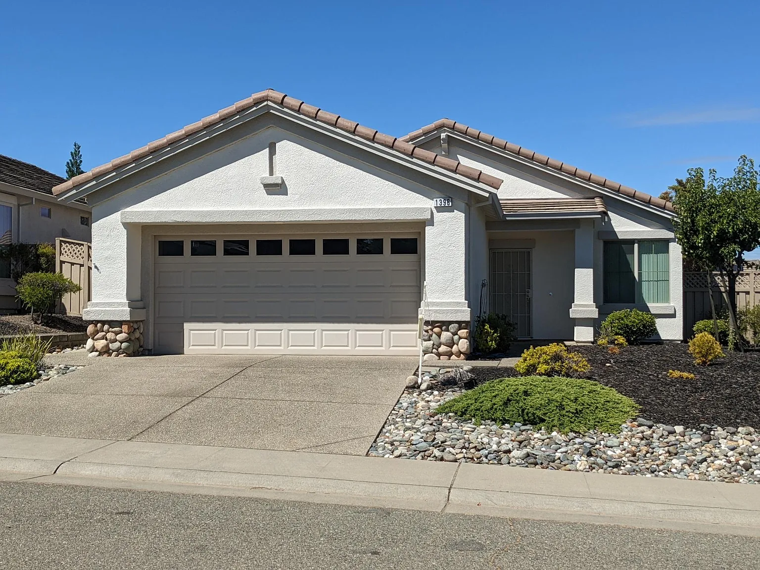 1396 Tallac Ln photo 1