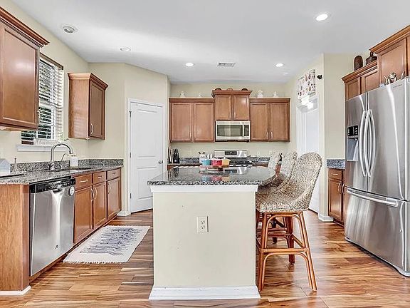 2nd image of 130 Winslow Cir #Na