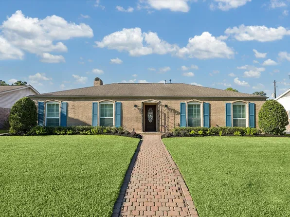 10614 Longmont Dr, Houston, TX 77042