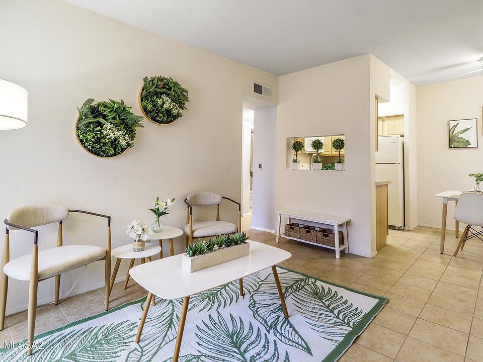 1st image of 1810 E Blacklidge Dr APT 319