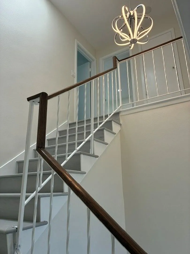 Spacious Fully Remodeled 4-Bedroom Home in Seal Beach — Photo 2
