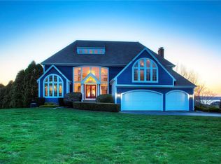 228 King Charles Dr, Portsmouth, RI 02871