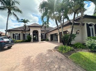 8411 Mallow Ln, Naples, FL 34113