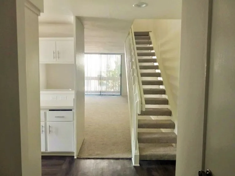 1414 Greenfield Apartments — Photo 10