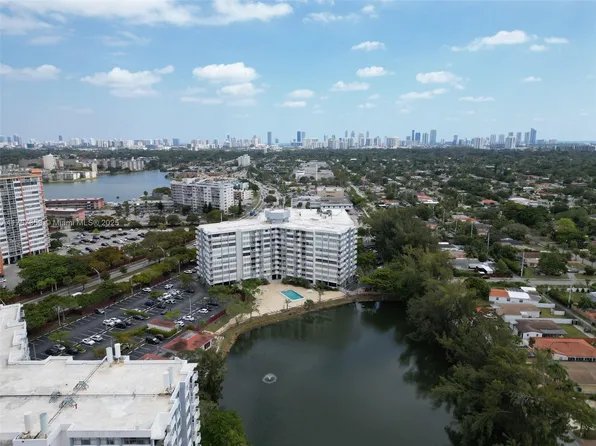 1300 NE Miami Gardens Dr APT 917E, Miami, FL 33179