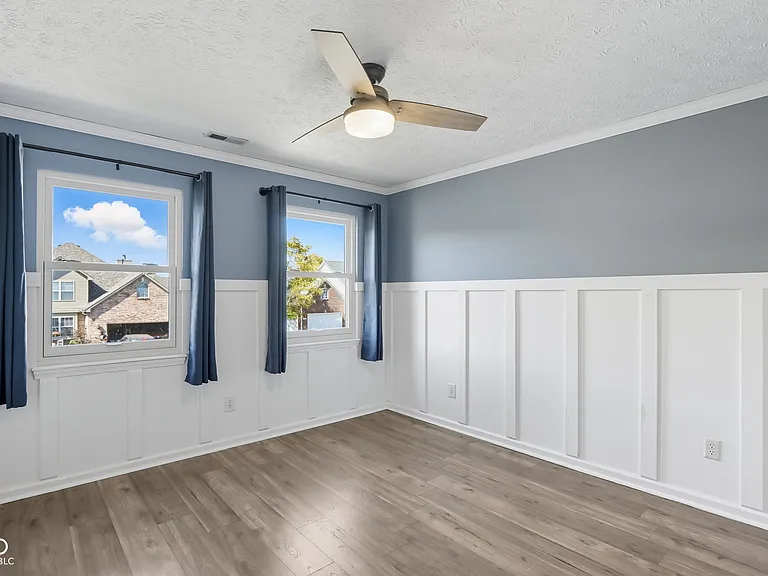 7975 Meadow Bend Cir — Photo 42