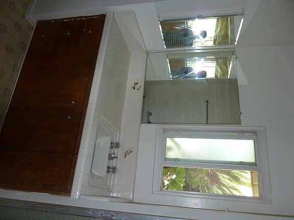 4th image of 11432 Campus St