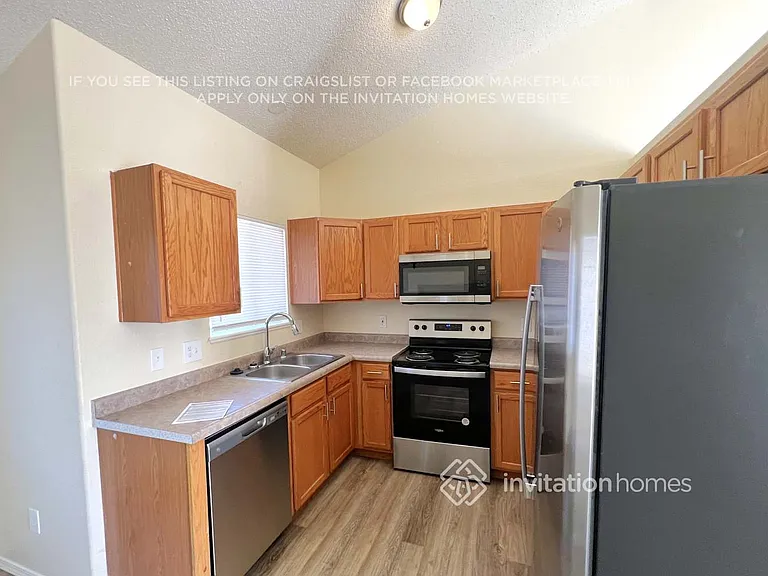 990 Ancestra Dr — Photo 7