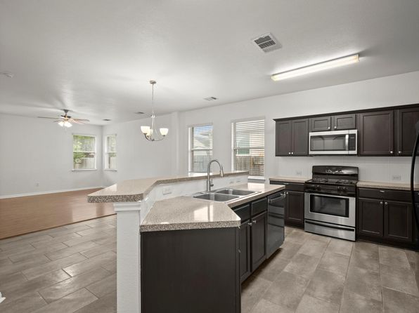 1300 Estival Dr, Kyle, TX 78640