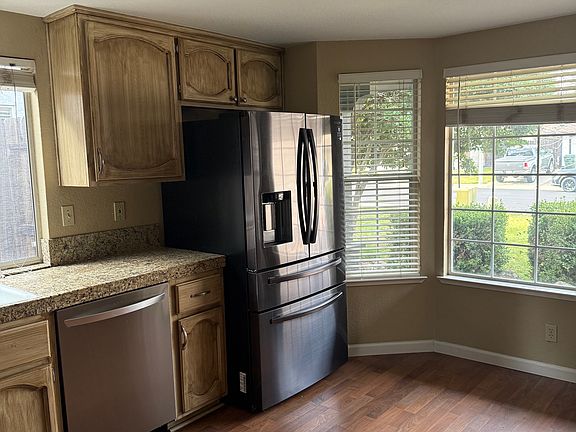 5th image of 608 Cardigan Ct