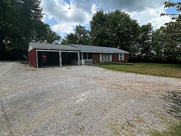 4th image of 561 Brayan Ave