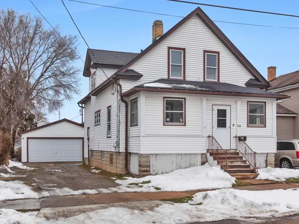 332 W 7th Ave, Oshkosh, WI 54902