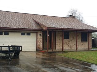 10 Alexander Ct, Angleton, TX 77515