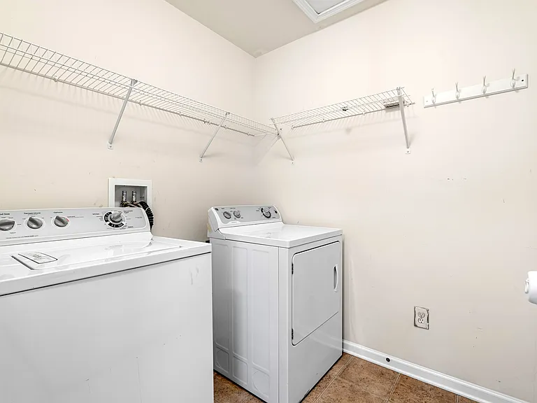 27 Madeline Cir — Photo 31