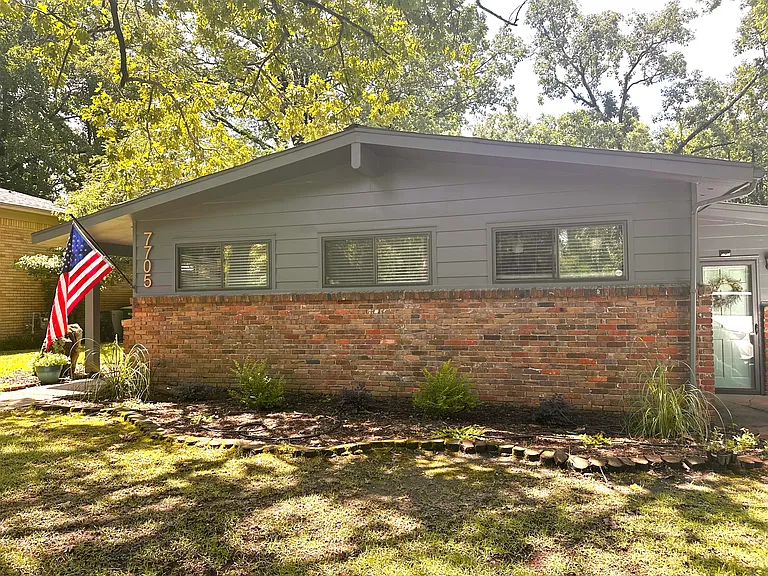 7705 Illinois St — Photo 1