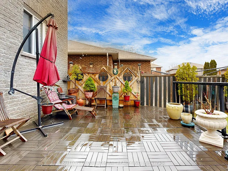 32 Stephanie Ln #UPPER — Photo 45