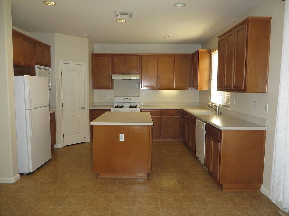 2nd image of 511 Faulkner Ct