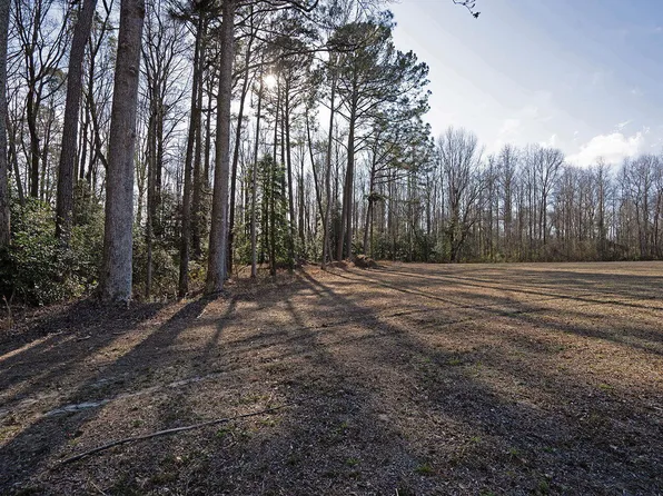 320 Lakewood Rd #8C, Four Oaks, NC 27524