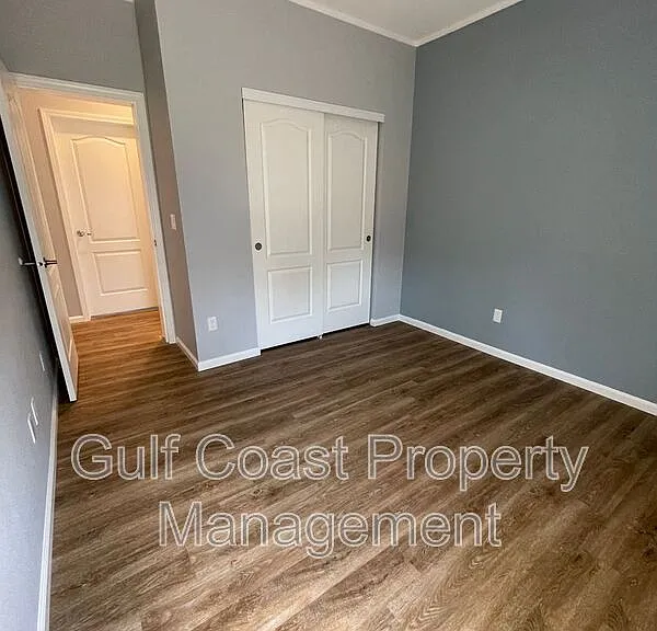 3200 Holly Ave — Photo 25