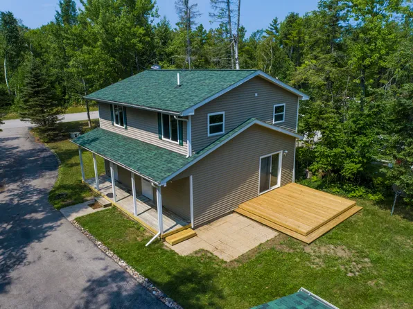 17751 Pineview Dr, Presque Isle, MI 49777