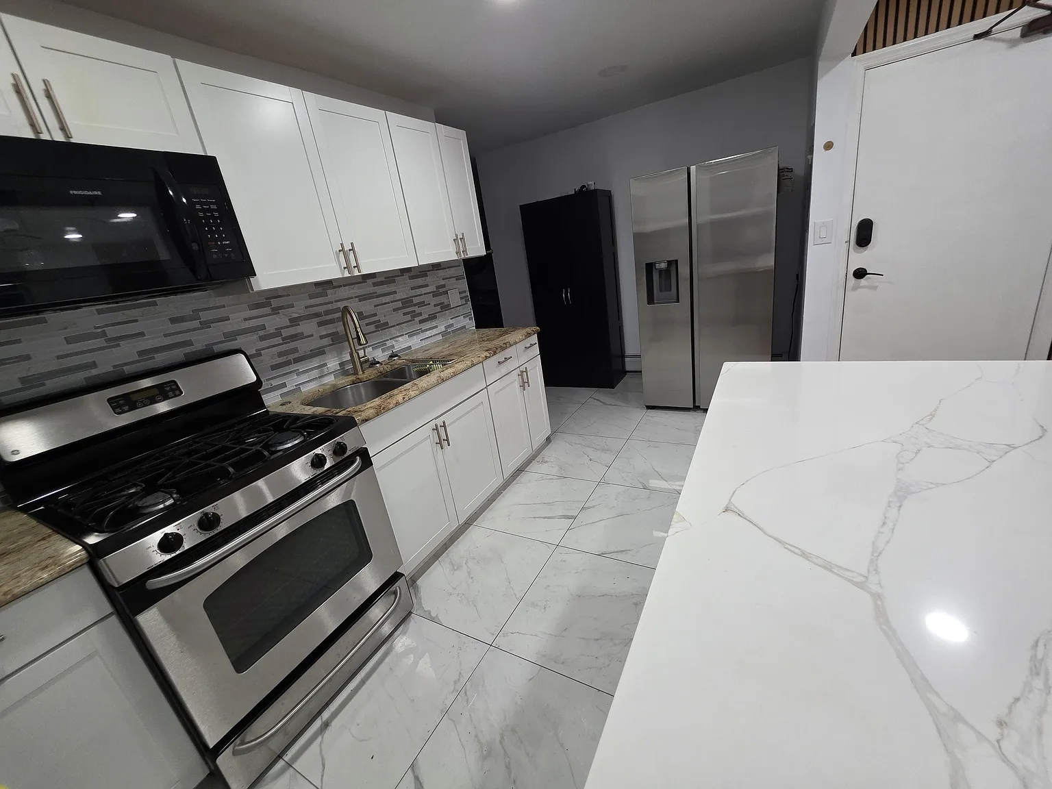 2 bed, $2,350 — Photo 4